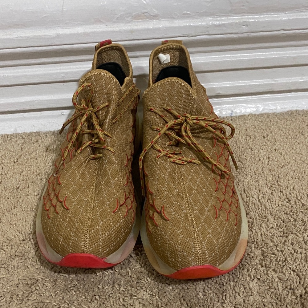 Stylish Tan Sneakers
